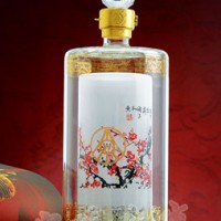 广西工艺玻璃酒瓶加工公司|宏艺玻璃制品公司厂价订购内画酒瓶
